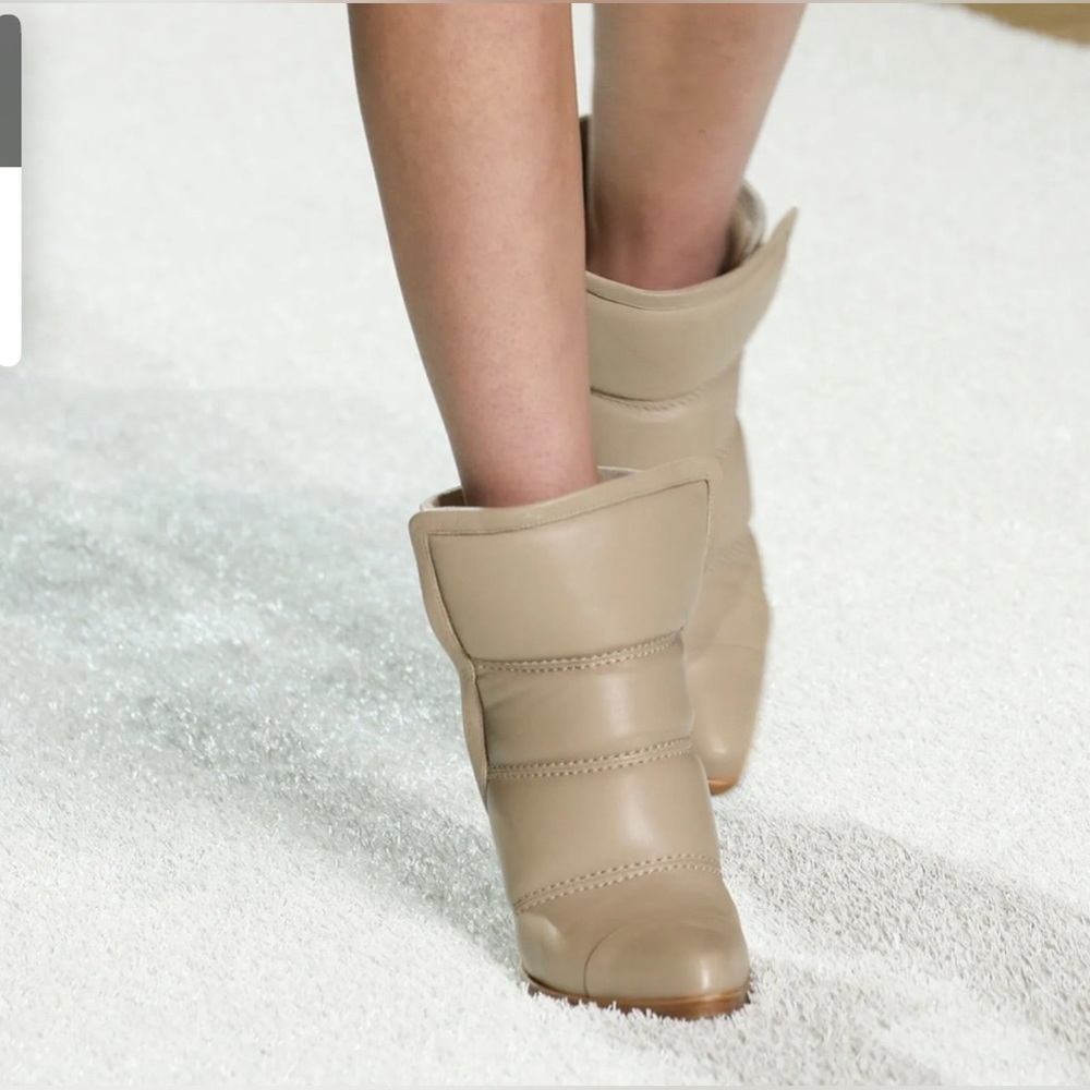 Chloe Runway Boots NWOT
